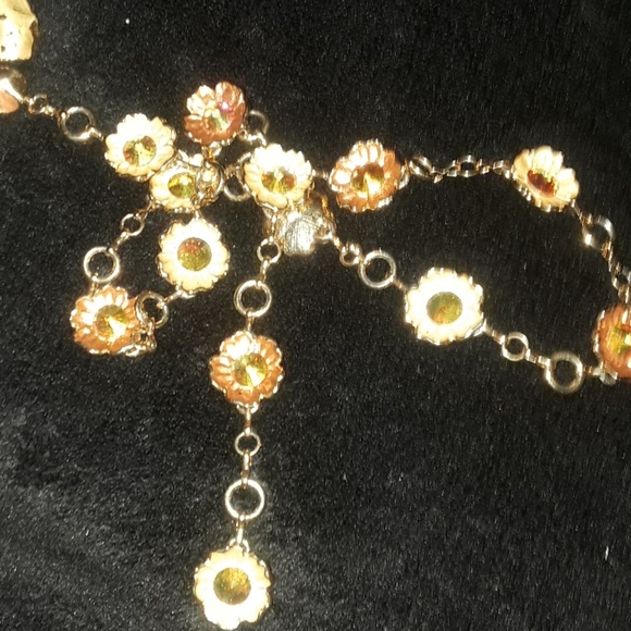 Gold flower link belt - Picture 4 of 5